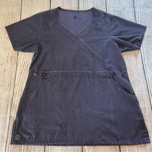 Carhartt V-Neck Purple‎ Scrub Top Women’s Size M Button Pockets Short Sleeve
